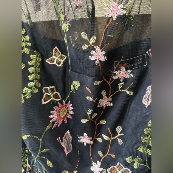 Morgan & Co|Fully Embroidered Floral Black maxi dress,sleeveless & fairy style• - Picture 6 of 16